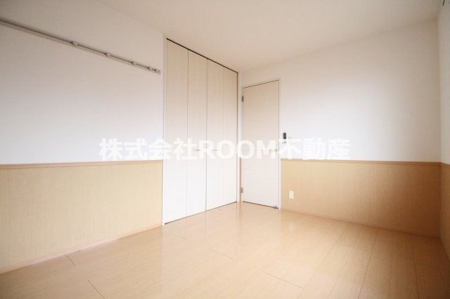 ヴィラ・モナリエールC棟の寝室|落ち着いて過ごせるお部屋なので、寝室にいかがでしょうか