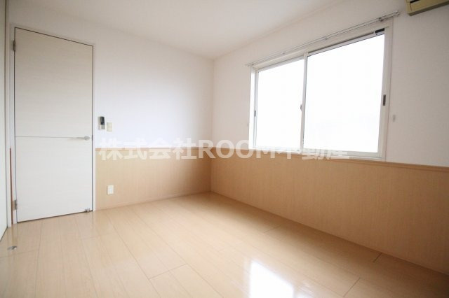 ヴィラ・モナリエールC棟の子供部屋|お子さんのお部屋にいかがでしょうか