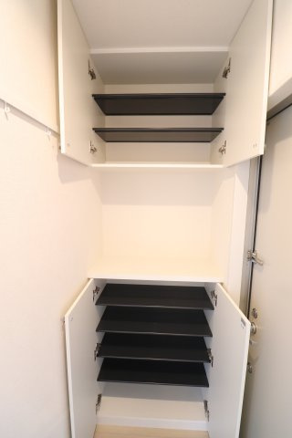 コンソラータの収納