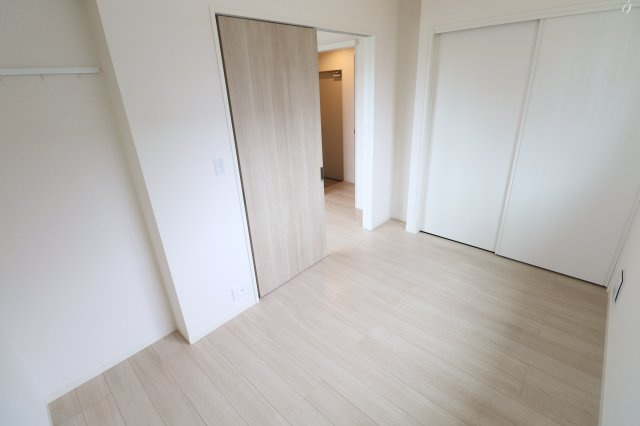 コンソラータの洋室