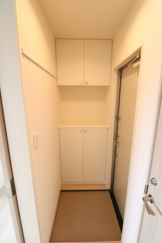 コンソラータの玄関