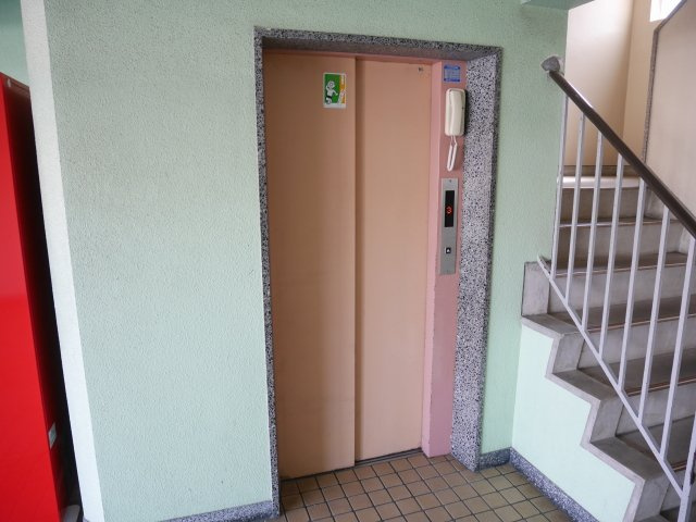【その他共用部分】 | 八尋ビル | 八尋ビルのエレベーター