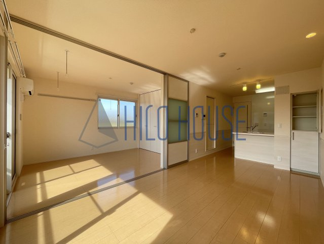 D-roomあずま町Aの居間・リビング