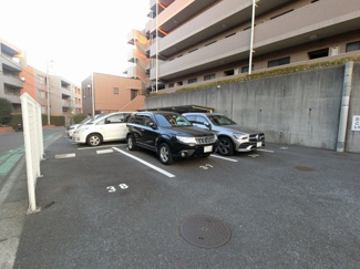 【駐車場】 | 平置き駐車場です。