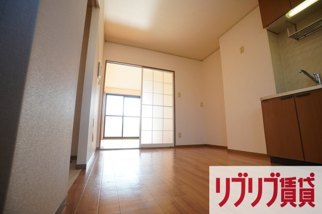 メゾンシエールの居間・リビング