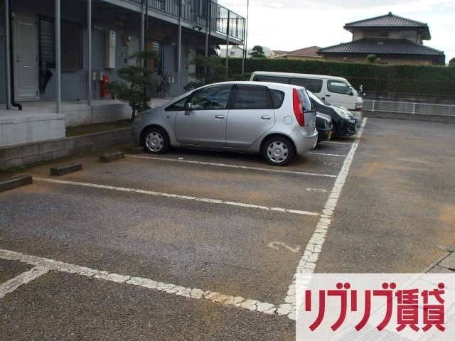 メゾンシエールの駐車場