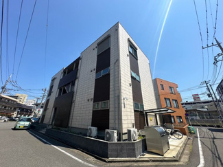 【外観】 | 横浜線・グリーンライン「中山」駅まで徒歩3分！築浅の3階建てアパートです♪2沿線利用可能で通勤通学・お買物にも便利な立地☆