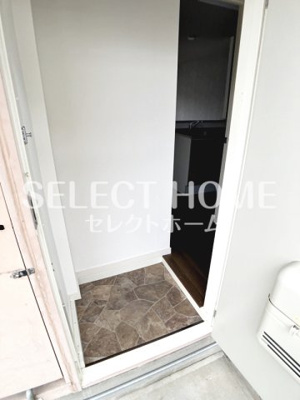 【玄関】 | コーポ三陽B棟 | 明るい玄関です