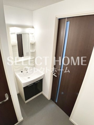 【独立洗面台】 | コーポ三陽B棟 | 朝の身支度には欠かせない独立洗面化粧台