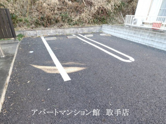 【駐車場】