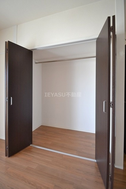 江島マンションの居間・リビング