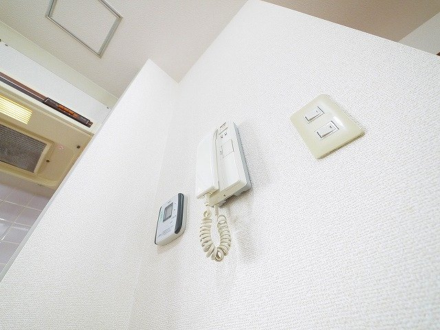 メゾンコンフォールのバルコニー|陽当たり良好なバルコニーです