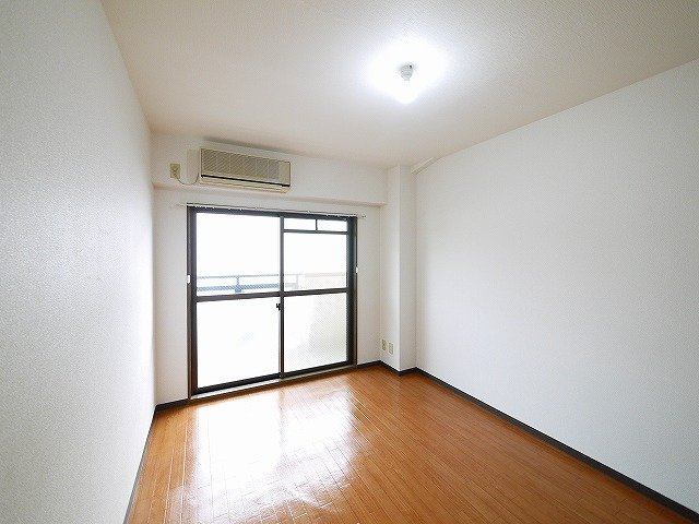 メゾンコンフォールの寝室|寝室にぴったりのお部屋です