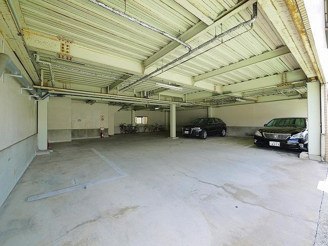 サニーコート菜畑の駐車場|駐車場完備です