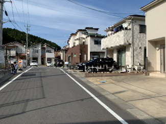 【前面道路含む現地写真】