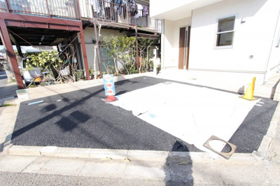 【駐車場】 | 大南第17 | 車種によりますが並列駐車2台可能です。