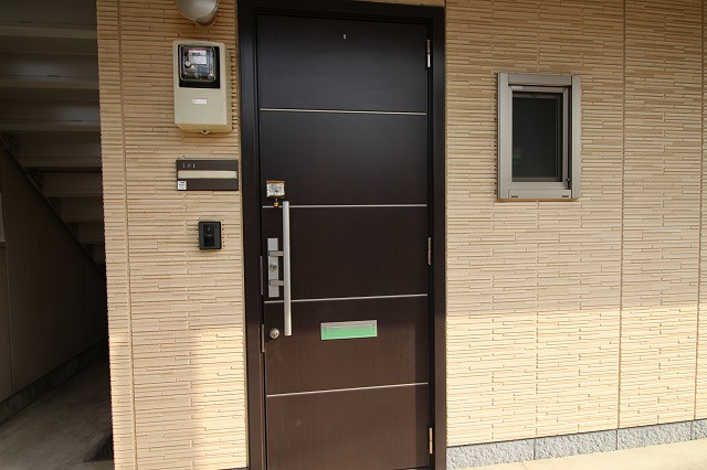ノヴァンブルの玄関