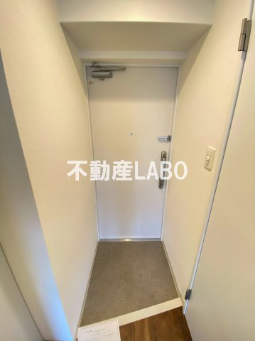 ジアコスモ九条シエルの玄関