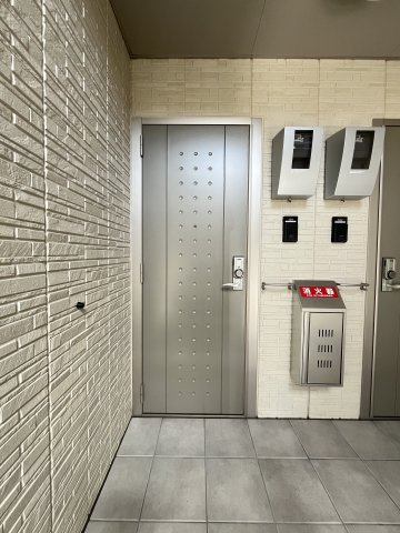 ウィング　ヴュー　A棟の玄関