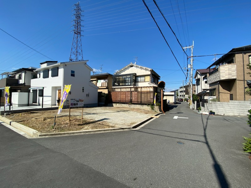 グラッド・タウン私部６丁目の前面道路含む現地写真|■東南角地です♪♪