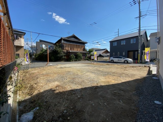 グラッド・タウン私部６丁目の前面道路含む現地写真|■お車２台駐車も楽々ですよ♪♪