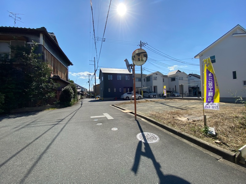 グラッド・タウン私部６丁目の前面道路含む現地写真|■角地はやっぱり良いですね♪♪