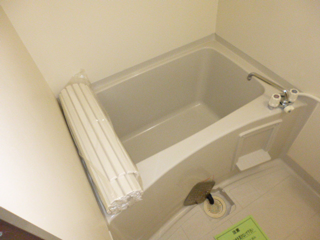 ビバリースクエアＡの浴室