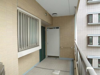 【その他共用部分】 | 玄関前通路　