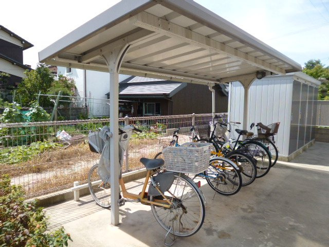 倉敷市藤戸町天城のアパートのその他共用部分|自転車置き場