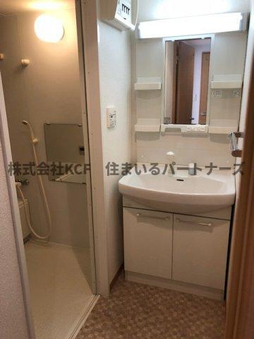 メゾンクラウン大手山の洗面所|脱衣スペースもあります