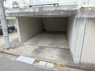 【駐車場】 | 屋根付き駐車場