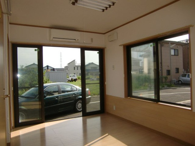 【居間・リビング】 | ハイツクラウン古市