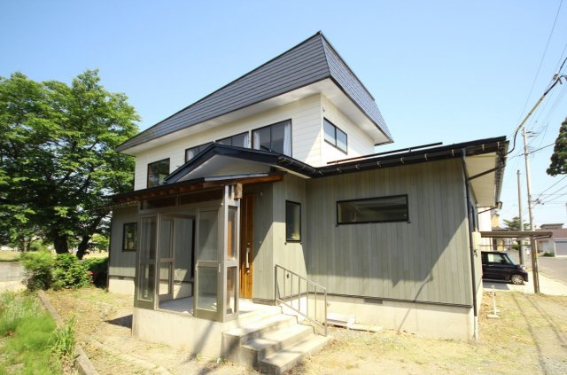【外観】 | 米沢市西大通１丁目　２階建て中古物件リノベーション済
