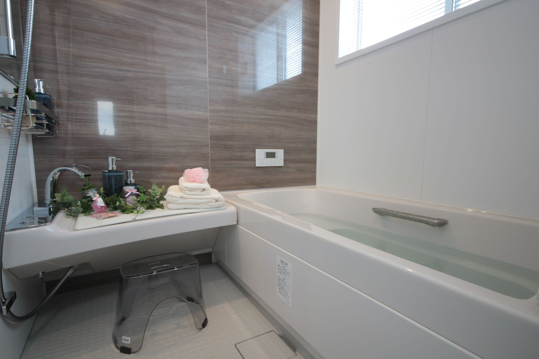 米沢市西大通１丁目　２階建て中古物件リノベーション済の浴室|最上級システムバス¨スパージュ¨を採用♪
肩湯やジェットバスが搭載されており、極上の癒しをご体感いただけます！