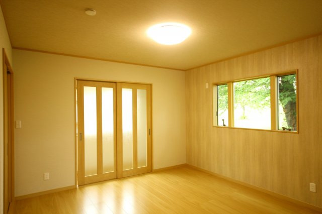 米沢市西大通１丁目　２階建て中古物件リノベーション済の寝室