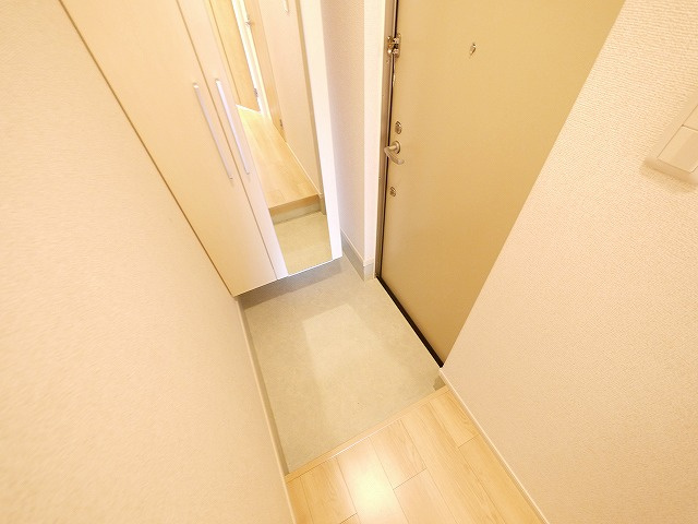 Ｖｅｒｇｅｒ（ヴェルジェ）の玄関|収納もある玄関です