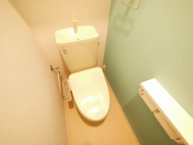 Ｖｅｒｇｅｒ（ヴェルジェ）のトイレ|落ち着いた色調のトイレです