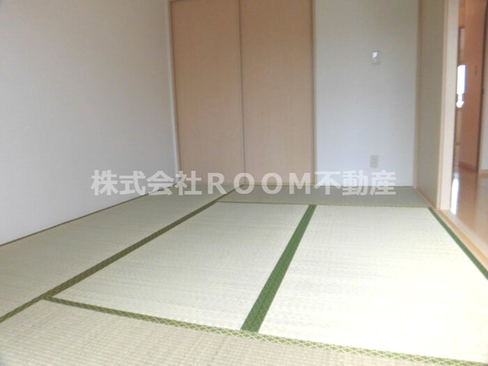 エスポワールタカオの和室|柔らかい畳が心地よい和室