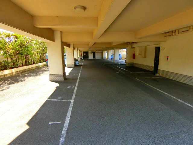ハイツ大杉の駐車場
