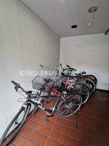 タナベハイツのその他共用部分|屋根付き駐輪場です