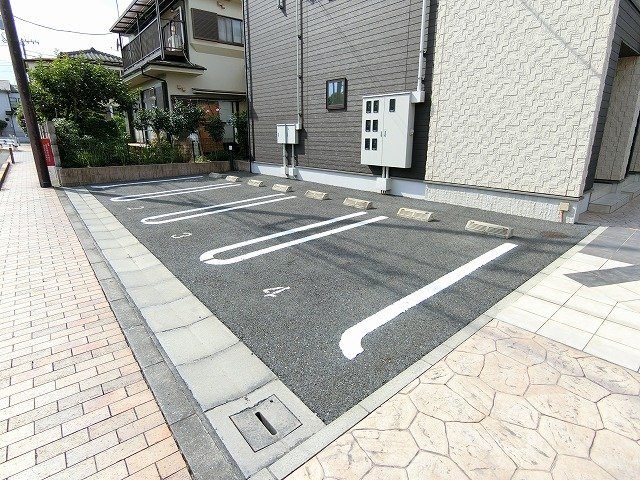 ドルミトリオの駐車場