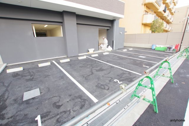 エステムコート新大阪14アイシー　仲介手数料無料の駐車場