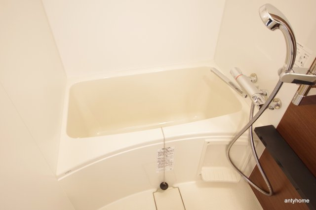 エステムコート新大阪14アイシー　仲介手数料無料の浴室