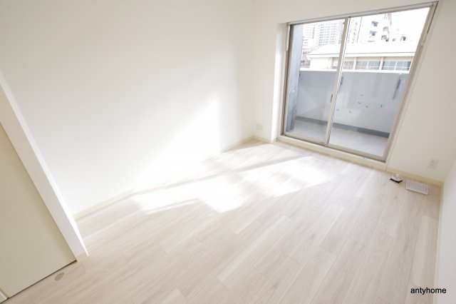 エステムコート新大阪14アイシー　仲介手数料無料の寝室