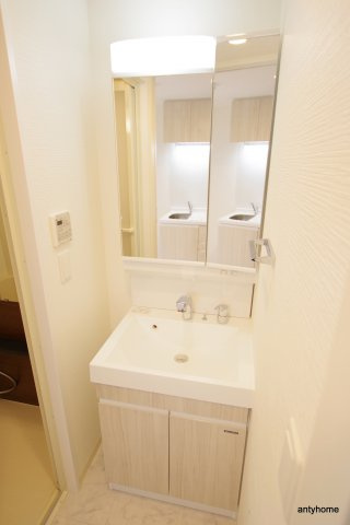 エステムコート新大阪14アイシー　仲介手数料無料の洗面所