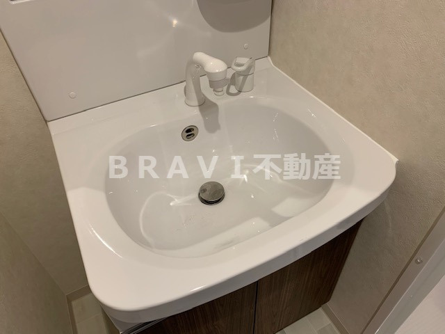 エグゼ堺筋本町　BRAVI不動産の独立洗面台|【エグゼ堺筋本町】独立洗面台、朝の身支度には欠かせません