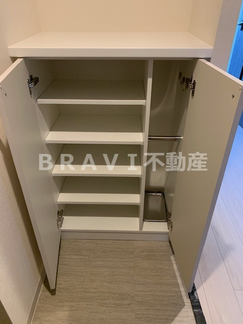 エグゼ堺筋本町　BRAVI不動産の収納|【エグゼ堺筋本町】シューズボックス