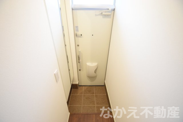 【玄関】 | 収納もある玄関です