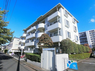 【外観】 | 東急東横線「大倉山」駅より徒歩圏内！鉄筋コンクリートの4階建てマンションです♪3駅3沿線利用可能で便利な立地です！