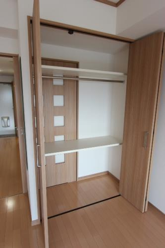 【洋室】 | ロイヤル博多駅前